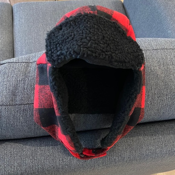 NWT GAP fleece checkered hat - Picture 3 of 8